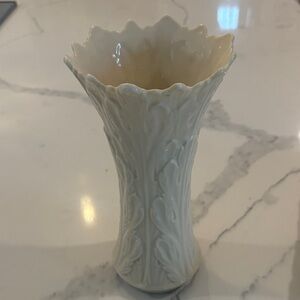 Lenox Woodland - Elegant Cream Vase